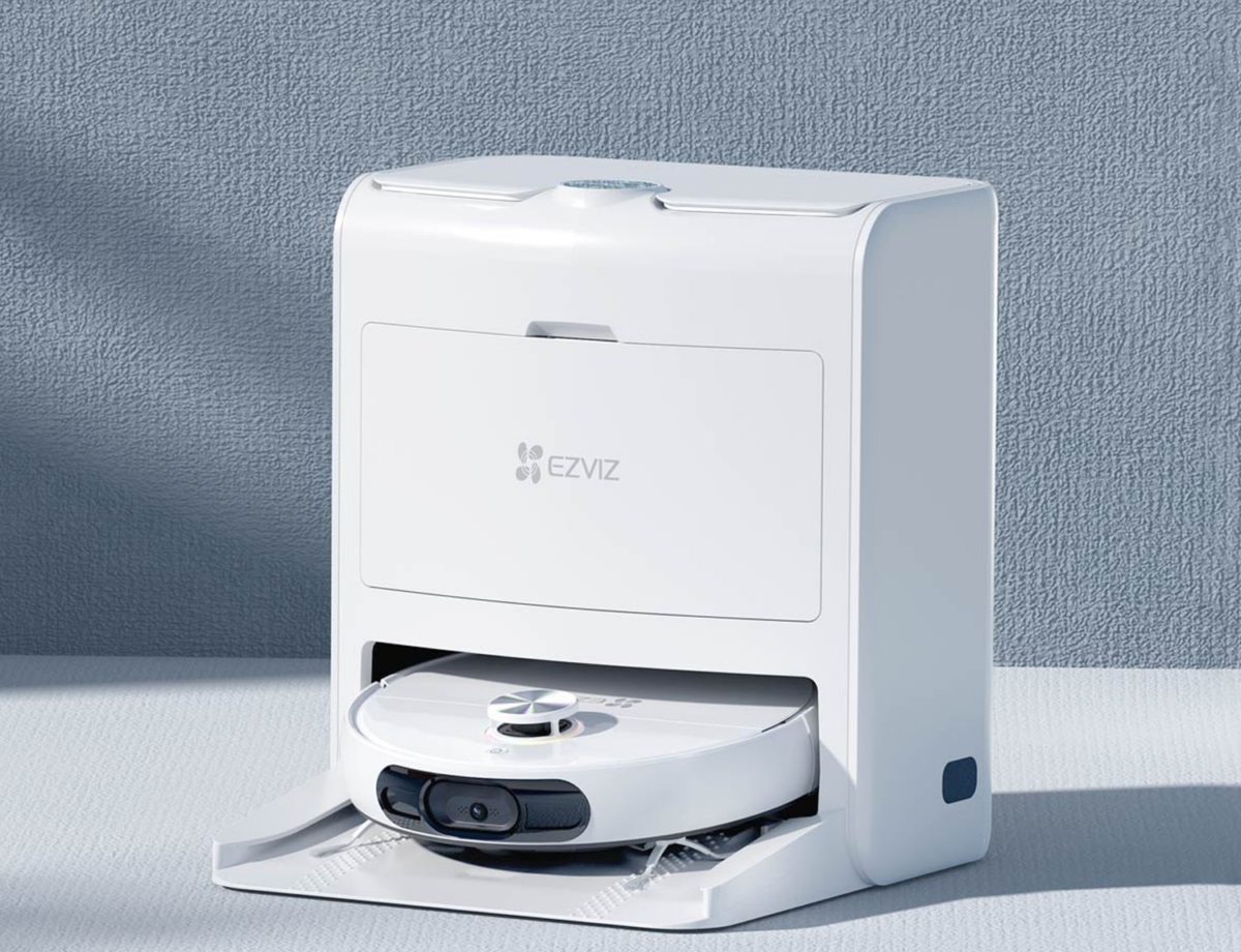 EZVIZ RS2 Robo vac in docking station